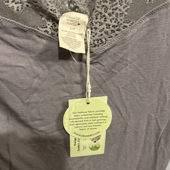 Orange almost naked - Picture 3 of 5